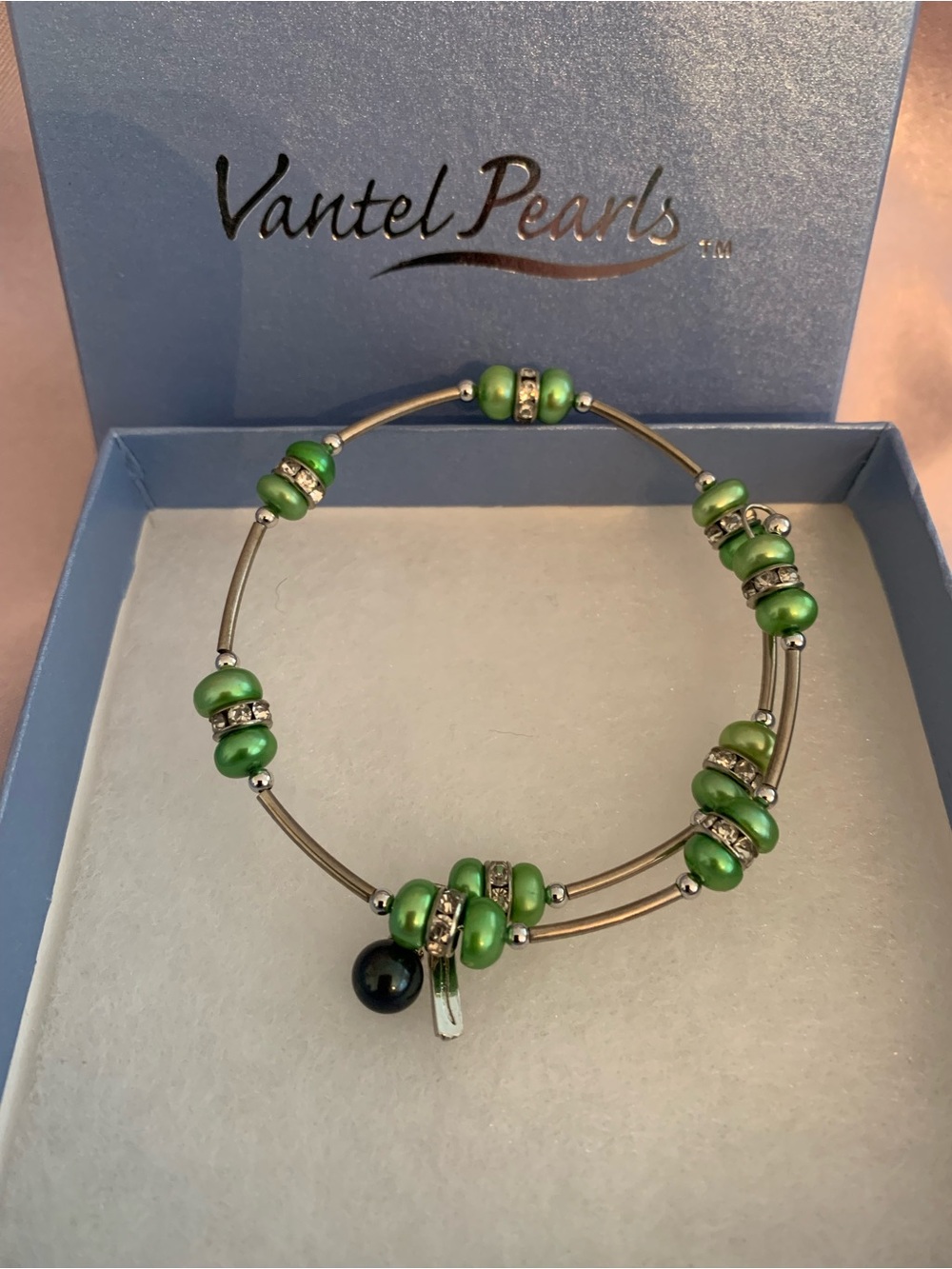 Vantel Pearls Green Bead Stretch Charm Bangle with Black Accent